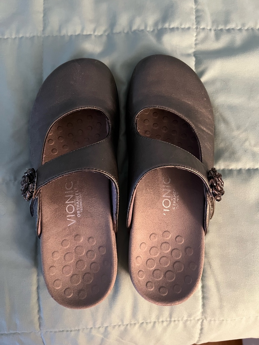 Vionic Joan slides in pewter